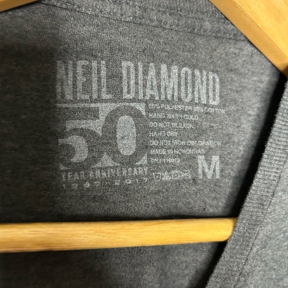 Neil Diamond - 50th Anniversary 2017 Tour Shirt - Size Woman’s Medium - Picture 3 of 4